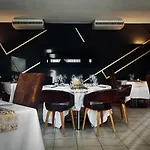 Hotel Logis Le Relais De La Voie Sacree 2*