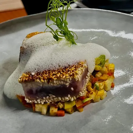 Logis Le Relais De La Voie Sacree 2*