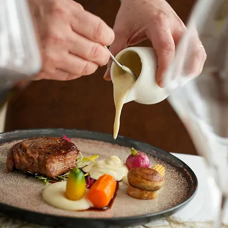 Hotel Logis Le Relais De La Voie Sacree