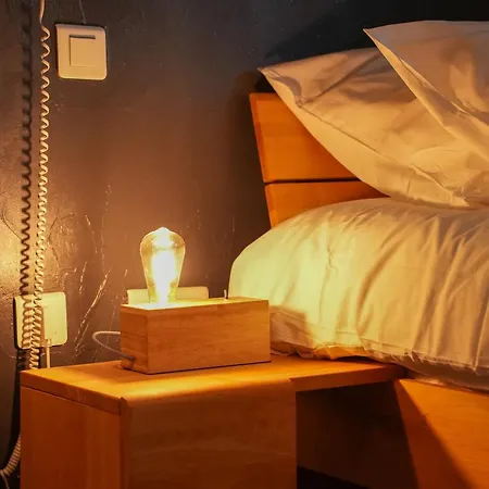 Logis Le Relais De La Voie Sacree 酒店 2*