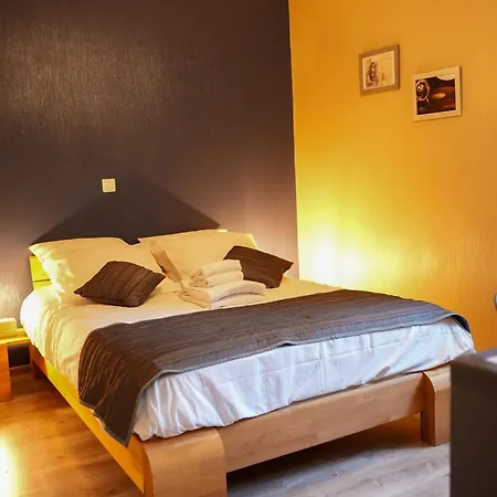 Logis Le Relais De La Voie Sacree 2*