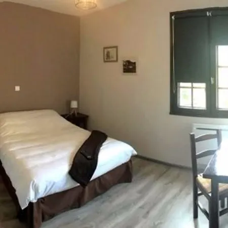 酒店 Logis Le Relais De La Voie Sacree 2*