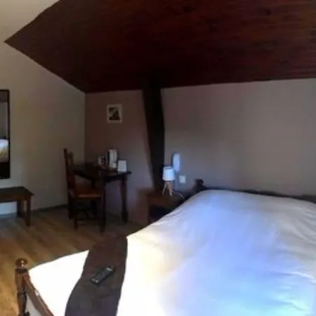 Logis Le Relais De La Voie Sacree 酒店 2*