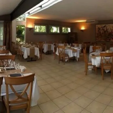 Hotel Logis Le Relais De La Voie Sacree Issoncourt