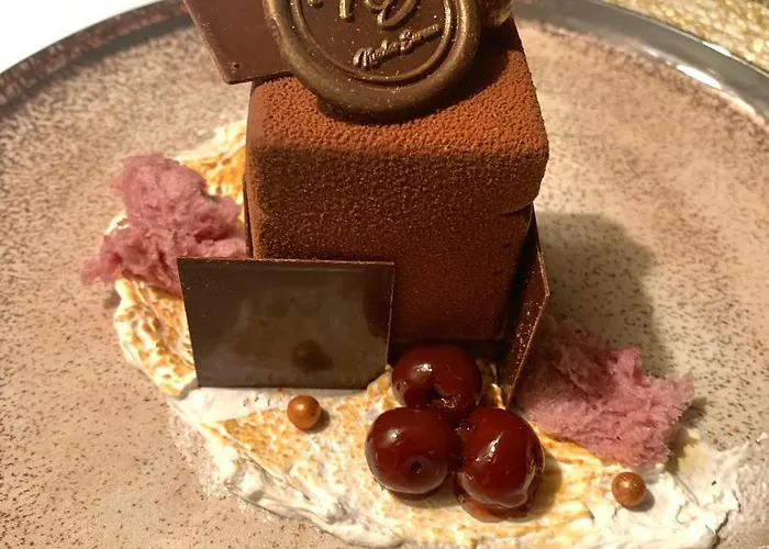 Hotel Logis Le Relais De La Voie Sacree 2*