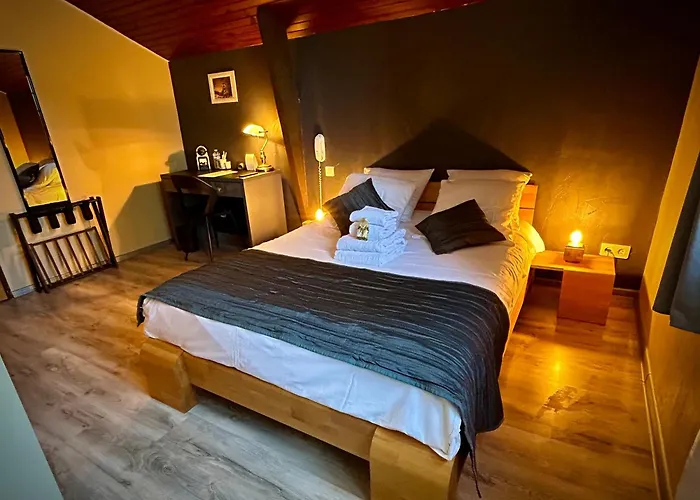 Hotel Logis Le Relais De La Voie Sacree