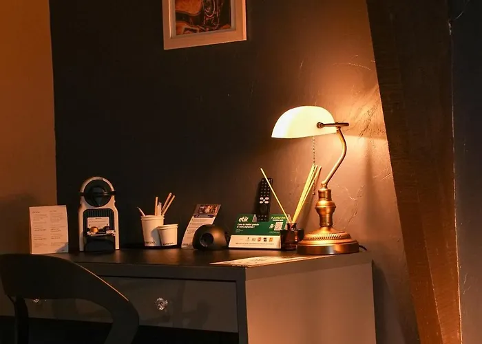 Hotel Logis Le Relais De La Voie Sacree Issoncourt