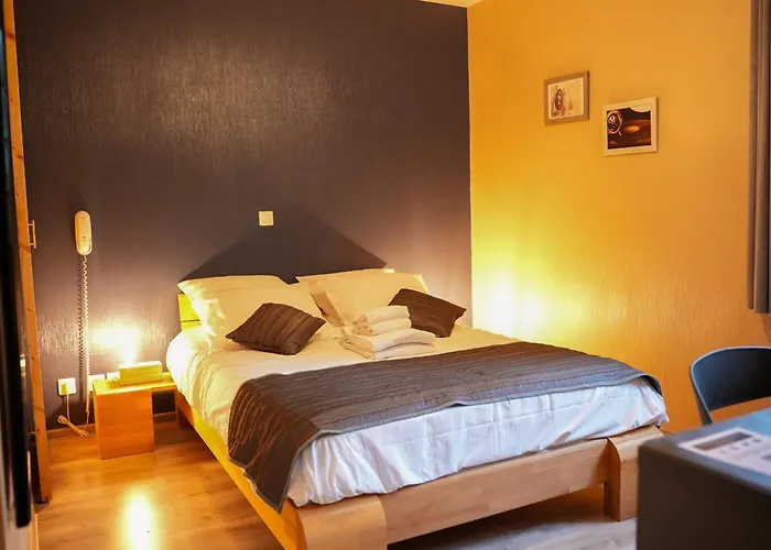 Logis Le Relais De La Voie Sacree 2* Issoncourt