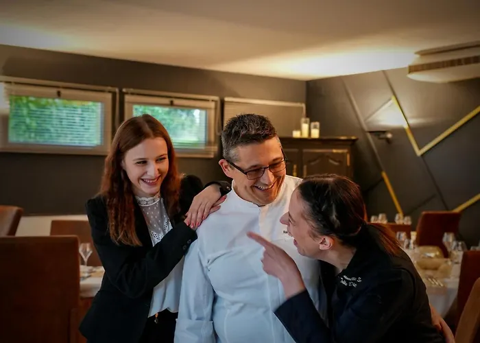 Logis Le Relais De La Voie Sacree Hotel 2*