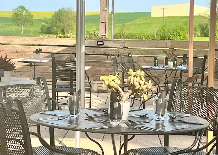 Hotel Logis Le Relais De La Voie Sacree