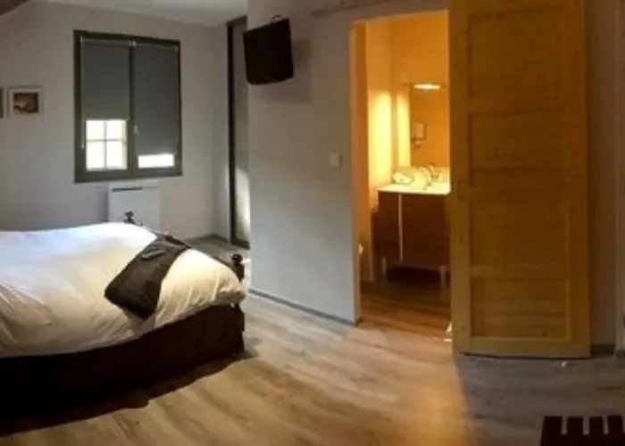 Hotel Logis Le Relais De La Voie Sacree