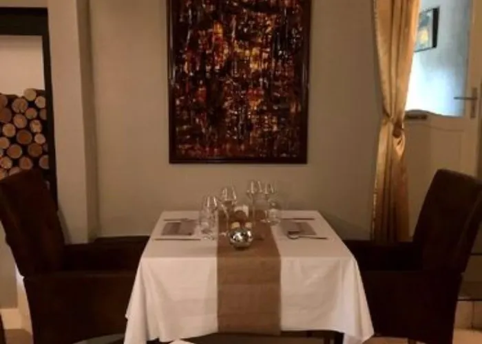 Logis Le Relais De La Voie Sacree Hotel 2*