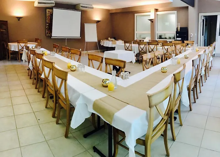 Logis Le Relais De La Voie Sacree 2* Issoncourt