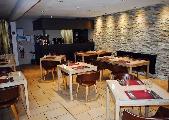 Logis Le Relais De La Voie Sacree Hotel