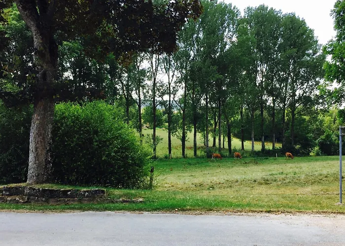 Hotel Logis Le Relais De La Voie Sacree Issoncourt